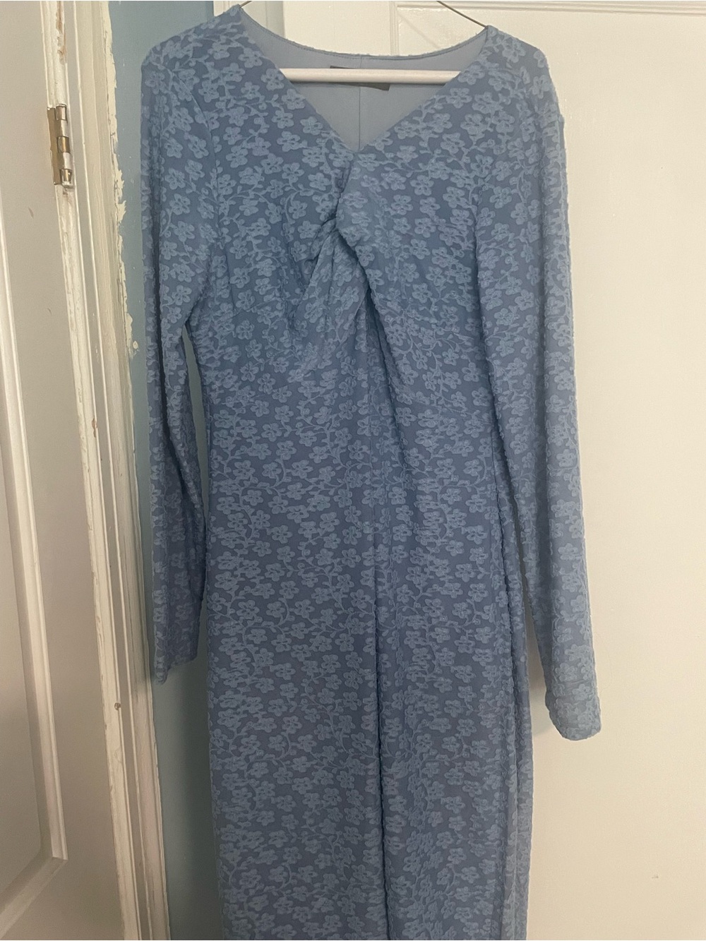 Leica Light Blue Floral Long Sleeve Midi Dress